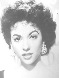 Rita Moreno---non naked