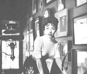 Rita Moreno---non naked