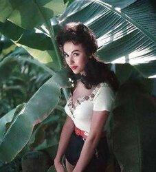 Rita Moreno---non naked