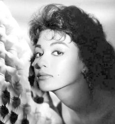 Rita Moreno---non naked