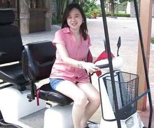 Pinay Chinese MUMMY With White Splendid Gams