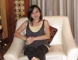 Pinay Chinese MUMMY With White Splendid Gams