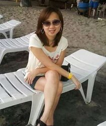 Pinay Chinese MUMMY With White Splendid Gams