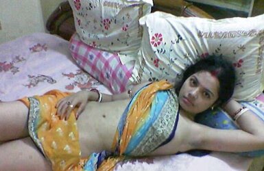 Pretty Indian Women Honeymoon