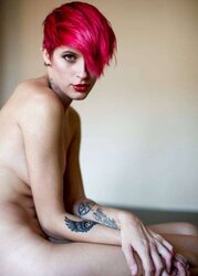 Crimson haired queen
