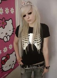 Les salopes ( gothic , emo )