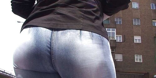 Massive rump saucy donk cheeks