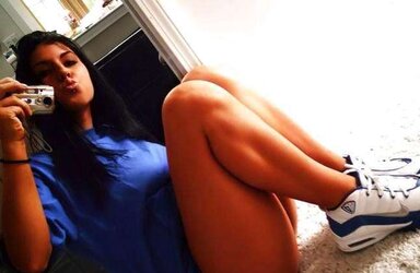 Non-naked Facebook bombshells