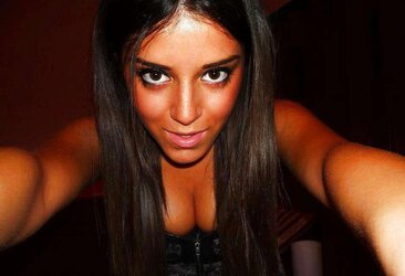 Non-naked Facebook bombshells