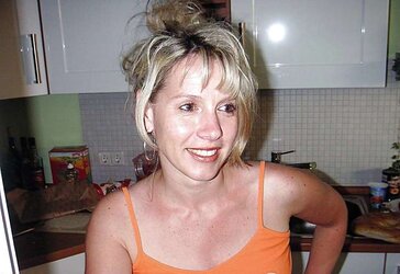 Ash-Blonde Wifey