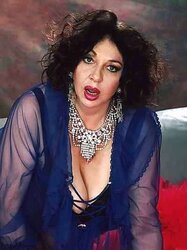 Elaine Everett (Bertha)