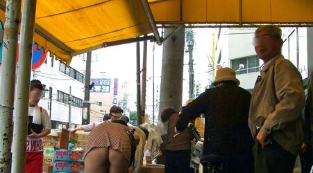 Rumi Heads Shopping!