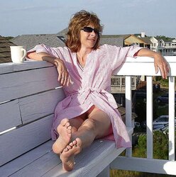 Who dont like mature women