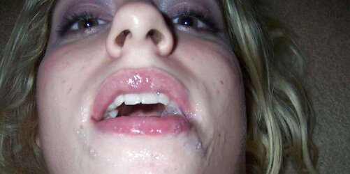 INS GESICHT UND IN DEN MUND