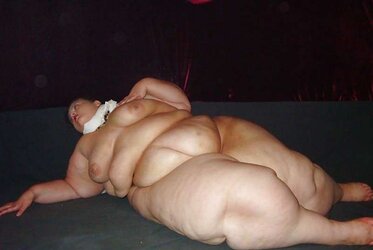 SSBBW Tummy, bum and knockers random images