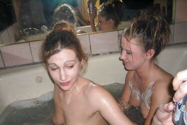 Save water! share a bathtub-ohralfixation