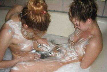 Save water! share a bathtub-ohralfixation