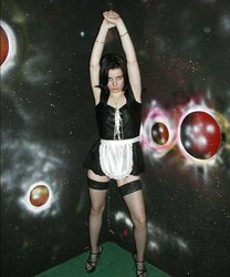 Lilou34 displaying glamour