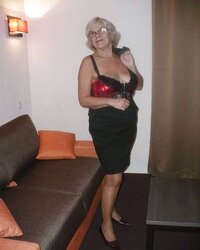 Mature Sweetie - Annick