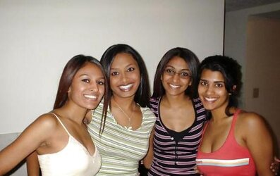 Indians - Pakis - desi chicks partying