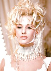 Lexus Locklear, Retro Platinum-Blonde Hottie Sex Industry Star