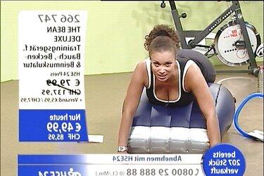 Shopping TV Stunners - Astrid Van Der Staaij