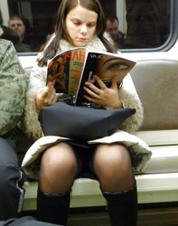 Public Transport Upskirt mingle