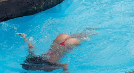 Splendid Teenagers Waterpark Voyeur