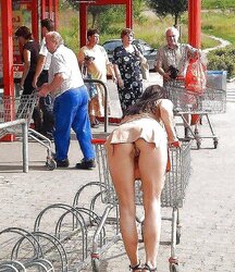 UpSkirt Hunting