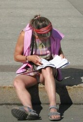 UpSkirt Hunting