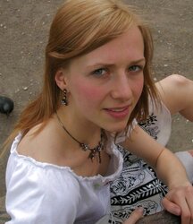 Downblouse Teenager
