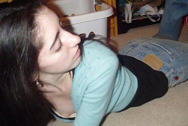 Downblouse Teenager
