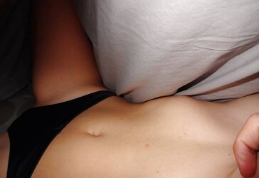 Demonstrating my wifey under our sheets...