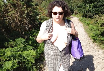Sam heads to the beach