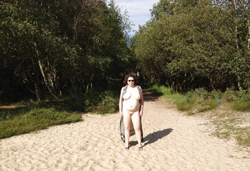 Sam heads to the beach