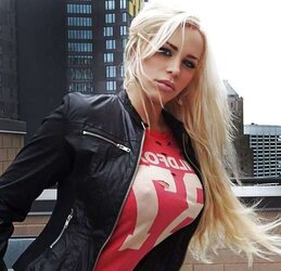 GIANT BOOBIE BIMBOS