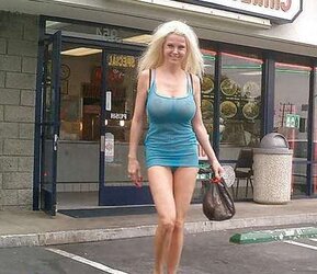 GIANT BOOBIE BIMBOS