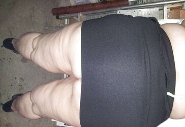 PLUMPER Wifey Posing For Me