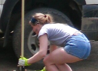 Red-Hot 20yr old neighbor doing yard work.