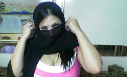 Arab Fledgling Photos