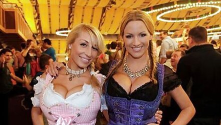 Oktoberfest (The Dolls from Bavaria.)