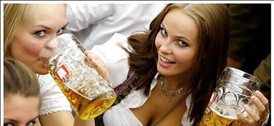 Oktoberfest (The Dolls from Bavaria.)