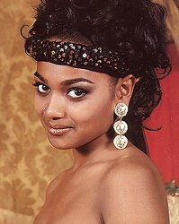 Desi Beauty RASHNEEN K-K Melts My Heart...