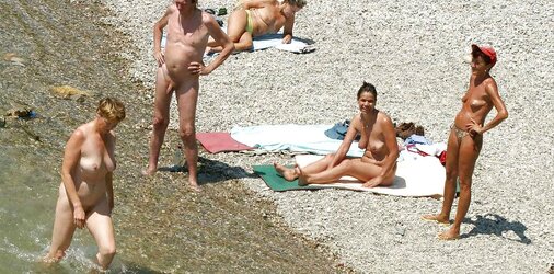 Puny empty saggy boobs