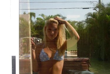 Some teenagers,honies all in bathing suit pics