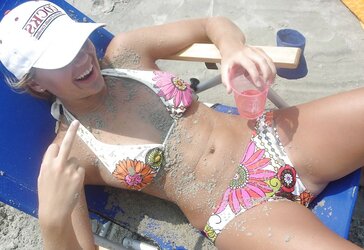 Some teenagers,honies all in bathing suit pics