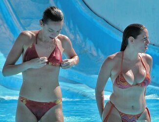 Some teenagers,honies all in bathing suit pics