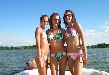 Some teenagers,honies all in bathing suit pics