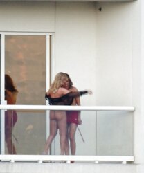Lesbicone in hotel