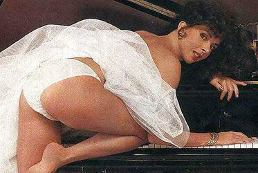 Brazilian Playboy Magazine Of 80 Years - Betty faria